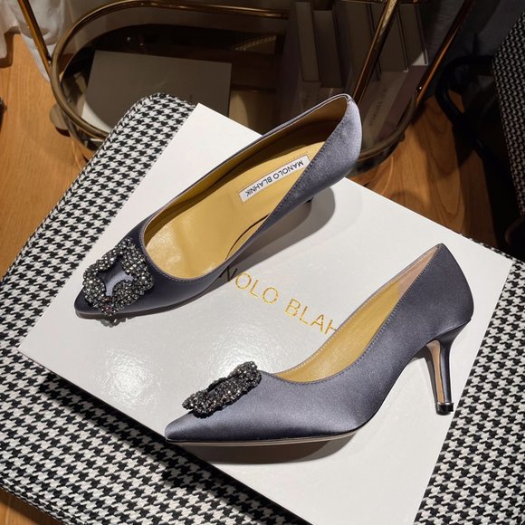 MANOLO BLAHNIK  HANGISI heels - Picture 4 of 9